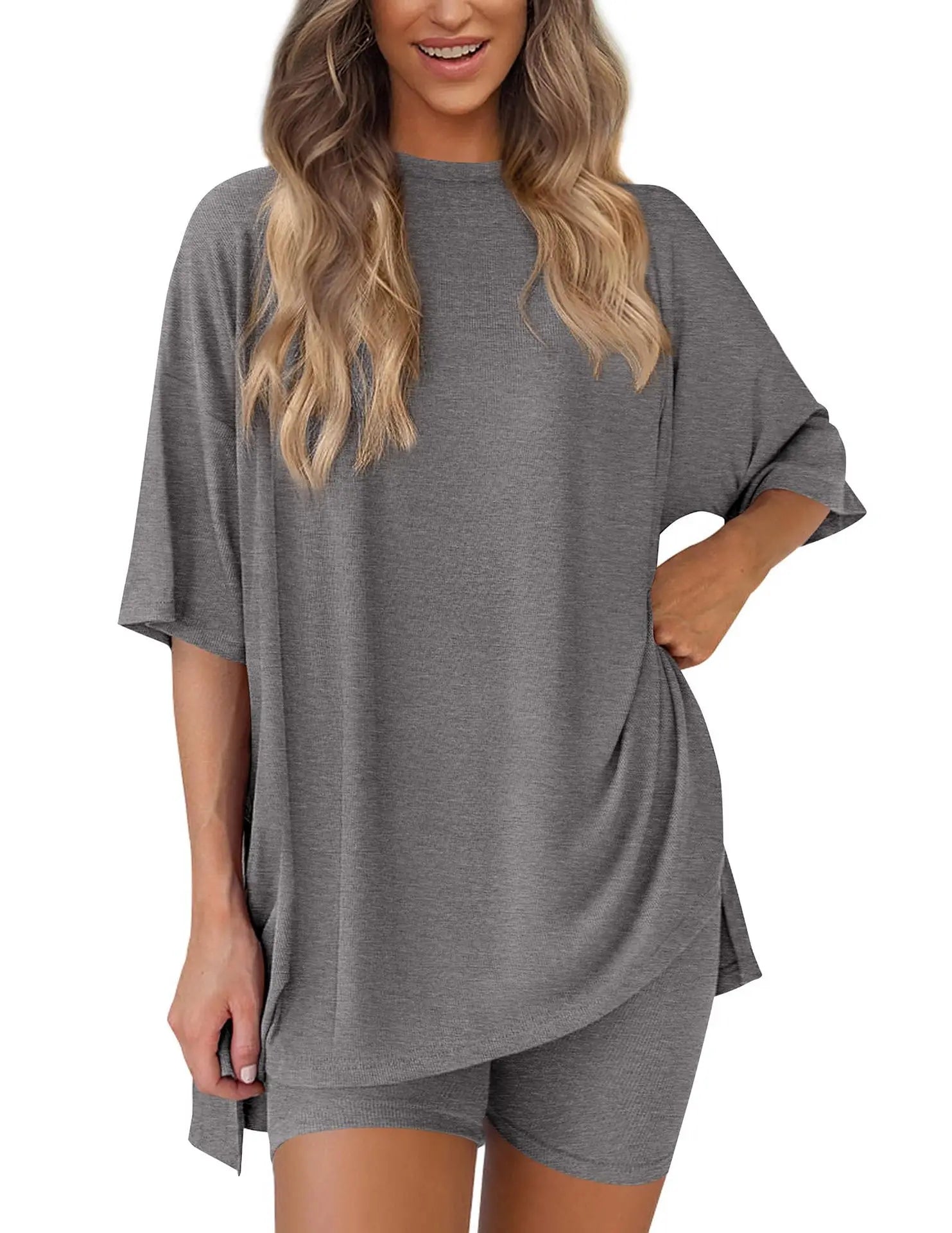 Chic and Comfortable Veloura Two-Piece Lounge Set for Juniors
