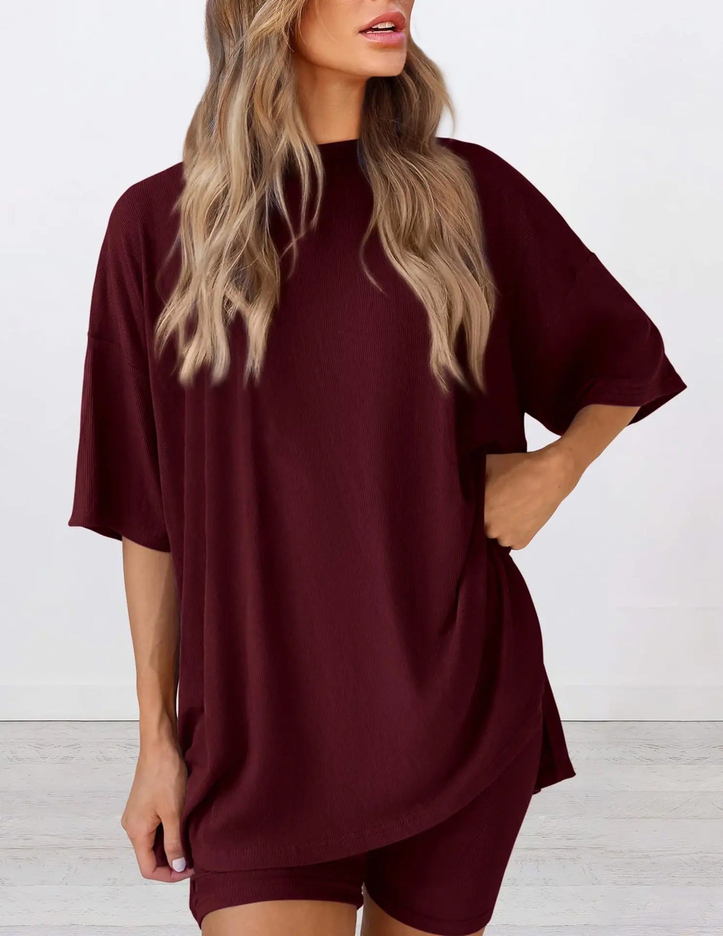 Chic and Comfortable Veloura Two-Piece Lounge Set for Juniors