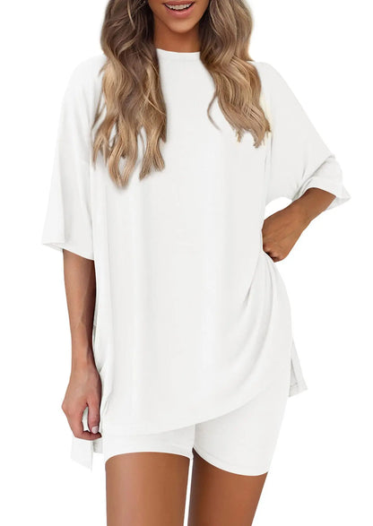 Chic and Comfortable Veloura Two-Piece Lounge Set for Juniors