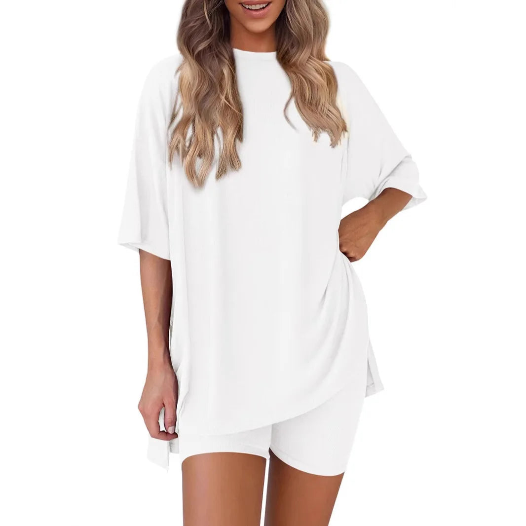 Chic and Comfortable Veloura Two-Piece Lounge Set for Juniors