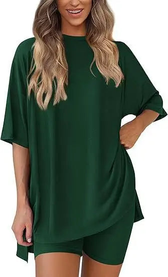 Chic and Comfortable Veloura Two-Piece Lounge Set for Juniors
